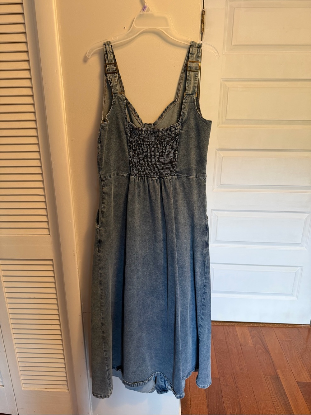 Amazon Sleeveless Button-Front Denim Maxi Dress in Faded Blue - Picture 7 of 7